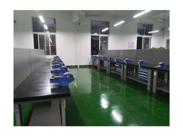 天金岡鉗工維修桌--客戶場(chǎng)景