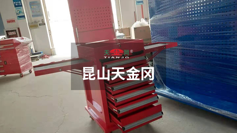 鉗工工具柜廠家秉承“天的胸懷、金的品質(zhì)、岡的服務(wù)”