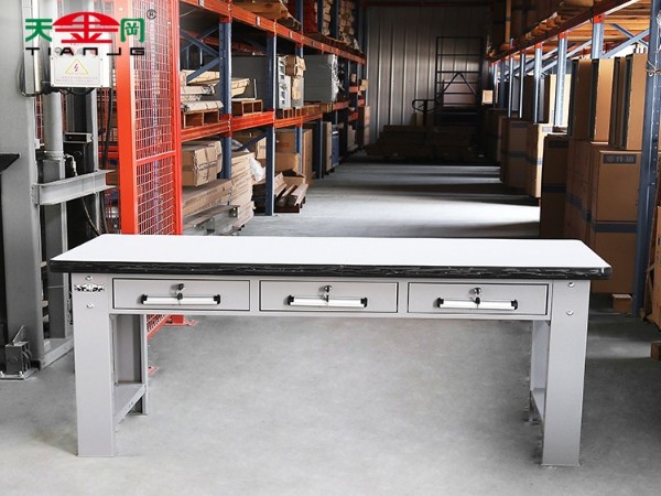 什么樣的工作臺(tái)適合車(chē)間？耐磨工作臺(tái)是多數(shù)企業(yè)的選擇